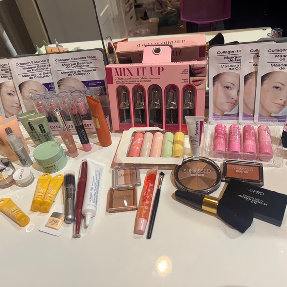 Large Beauty Bundle Mix Lot